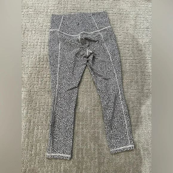 Athleta black and white micro leopard print crop leggings, SP - Picture 5 of 6